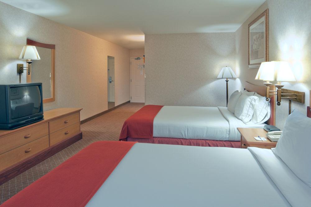 Holiday Inn Express & Suites Tracy By Ihg Esterno foto