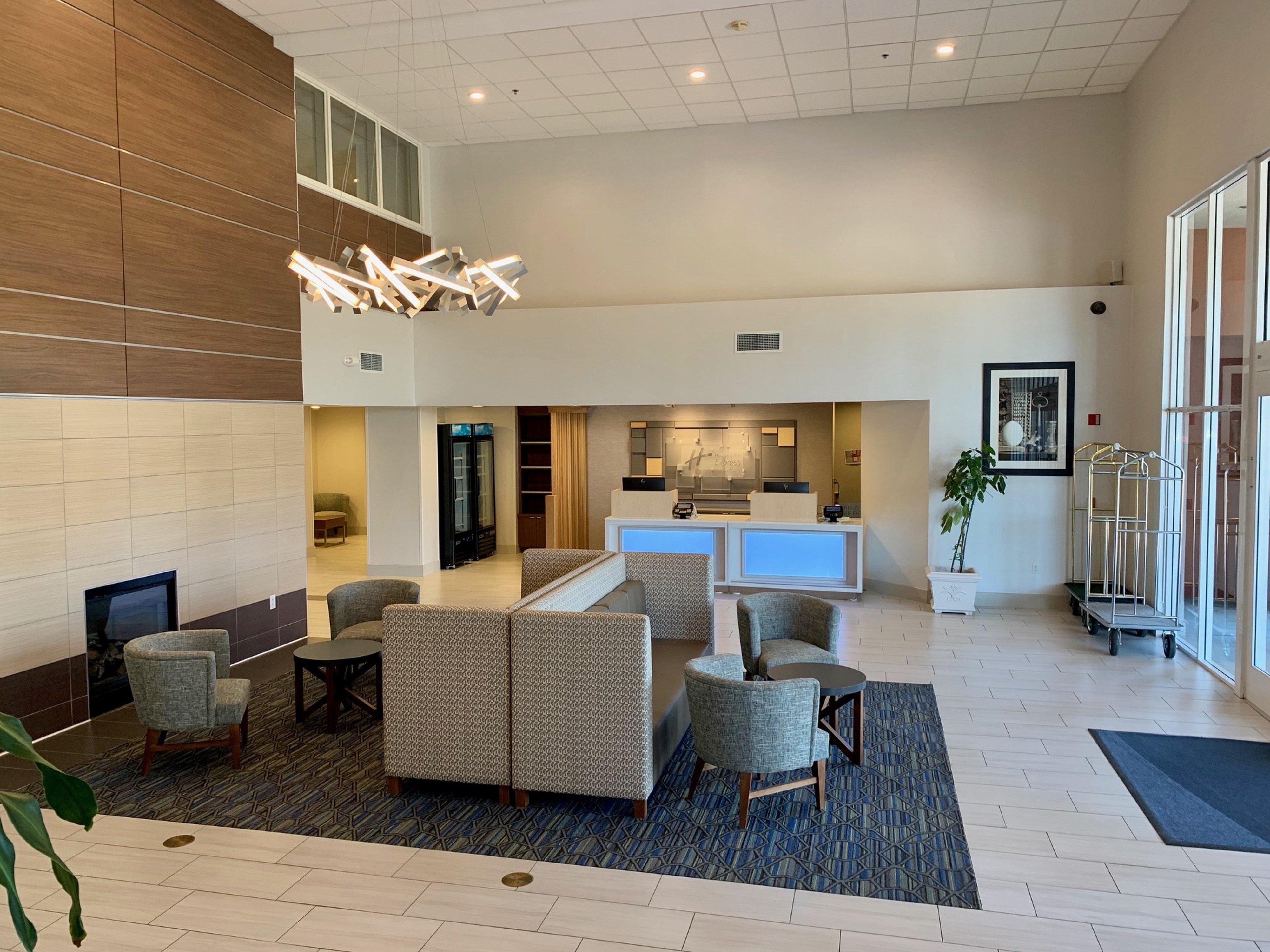 Holiday Inn Express & Suites Tracy By Ihg Esterno foto