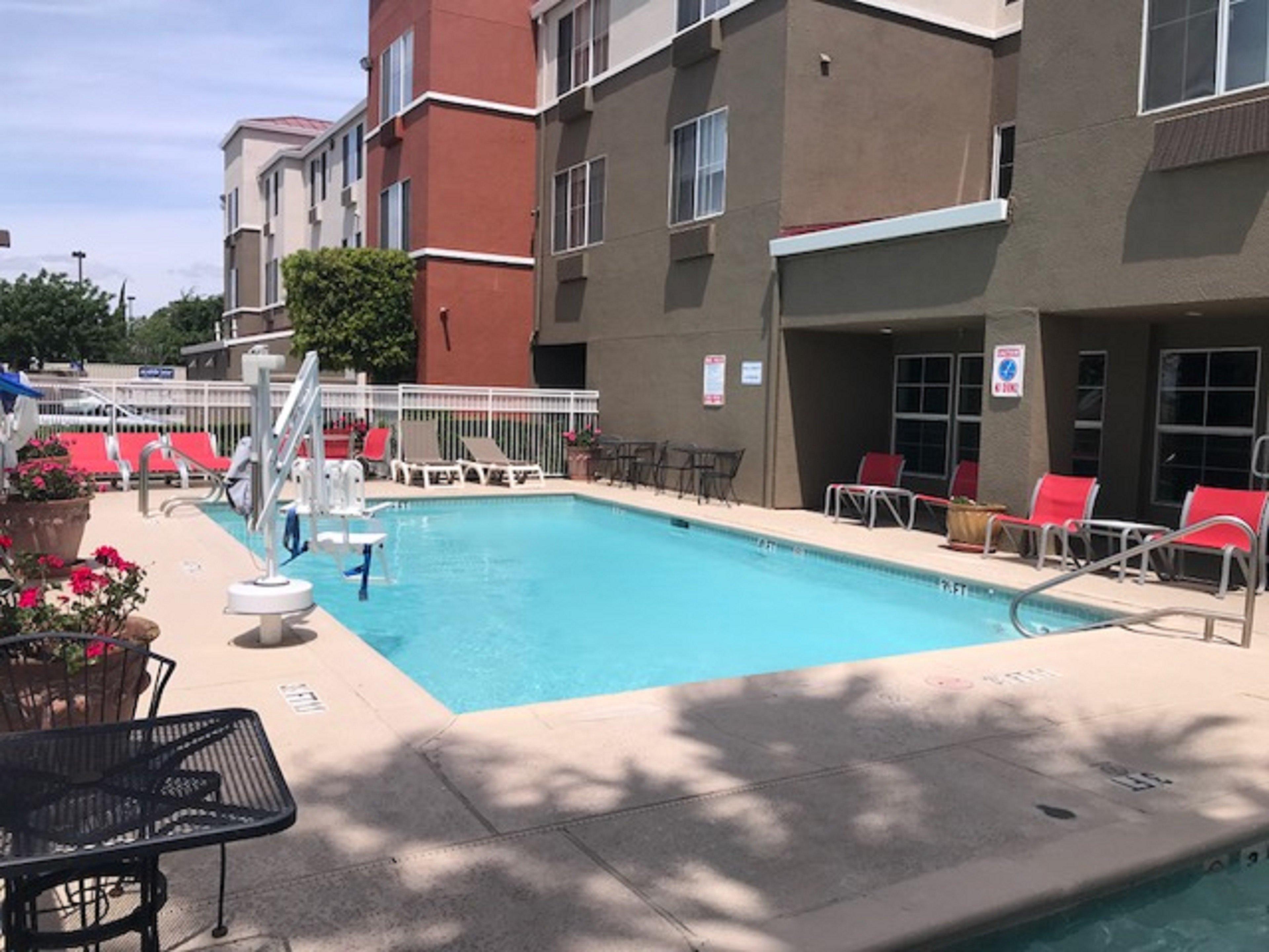 Holiday Inn Express & Suites Tracy By Ihg Esterno foto
