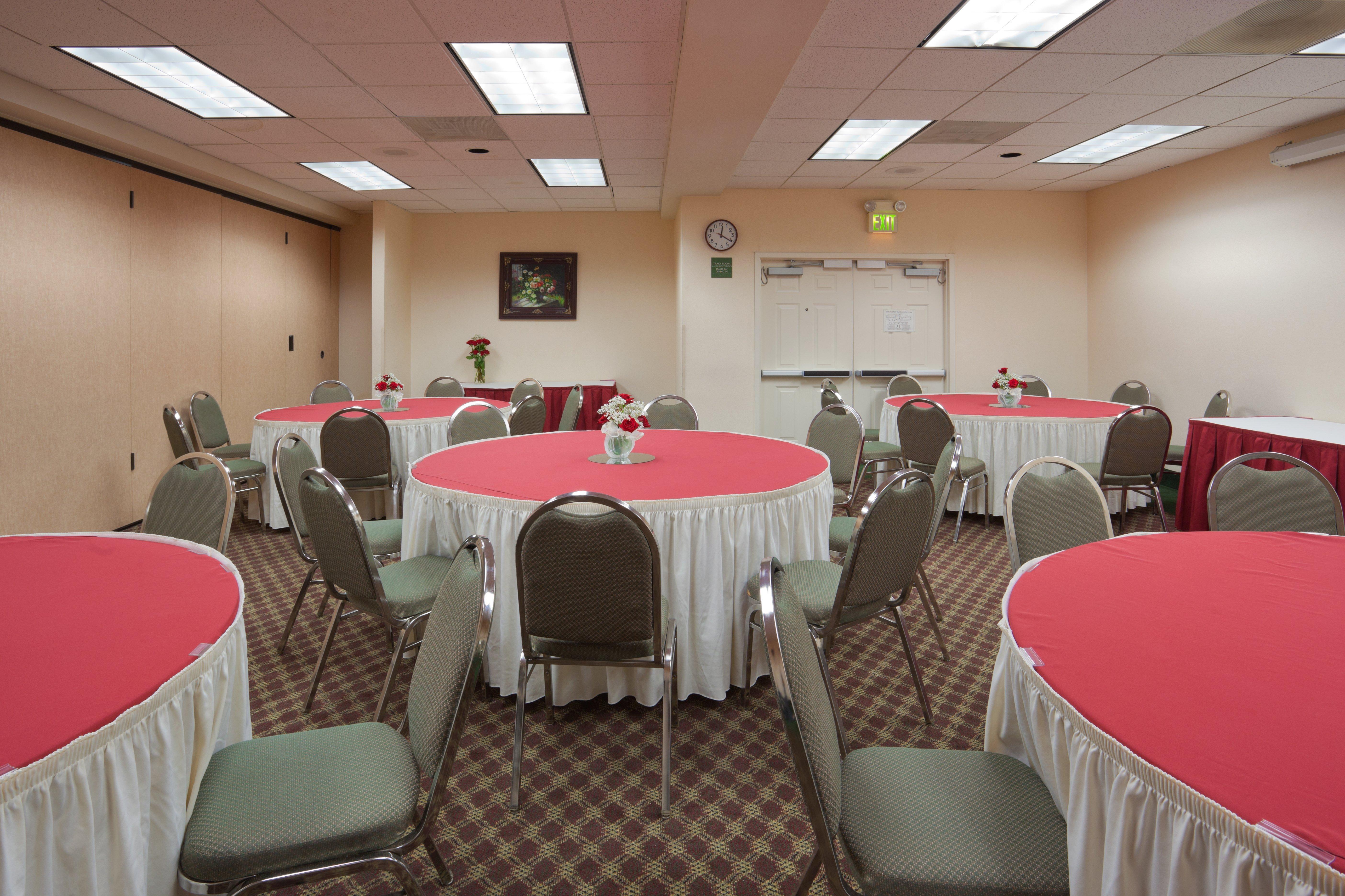 Holiday Inn Express & Suites Tracy By Ihg Esterno foto