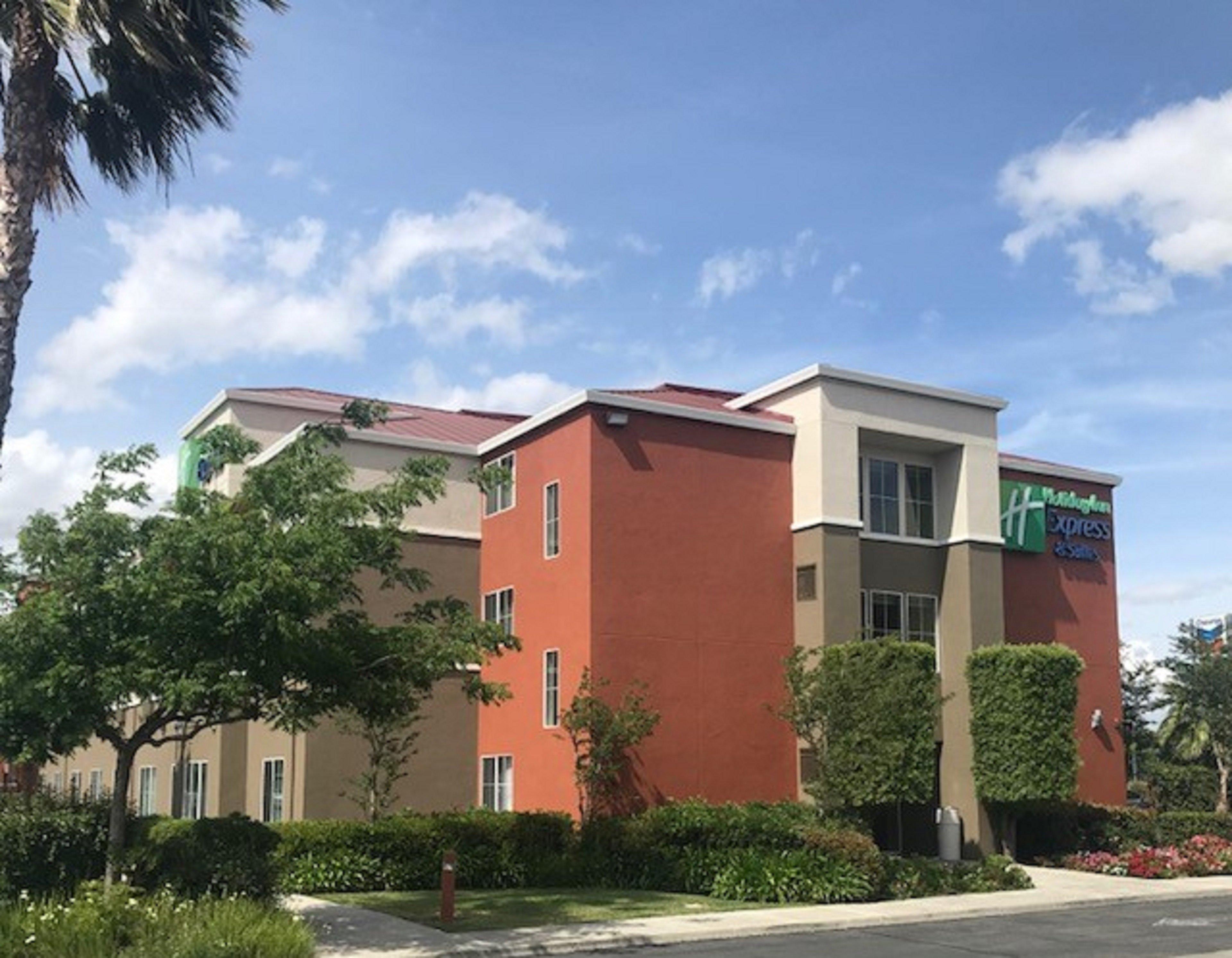 Holiday Inn Express & Suites Tracy By Ihg Esterno foto