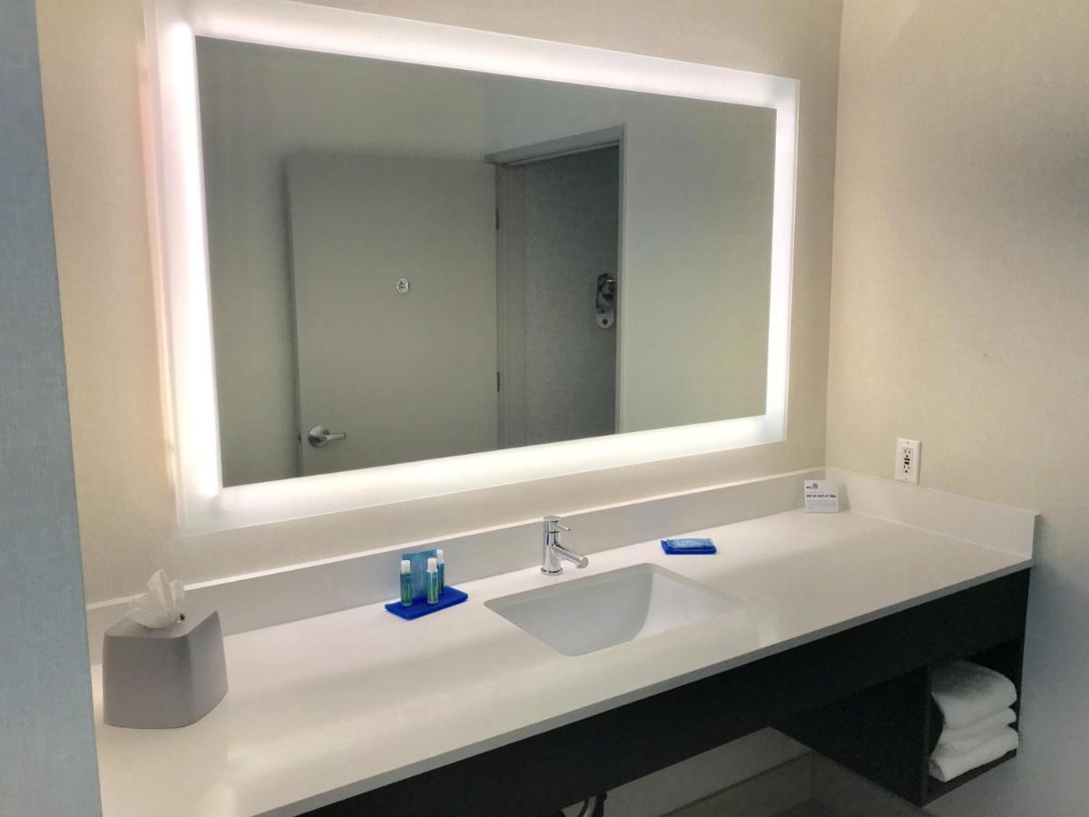 Holiday Inn Express & Suites Tracy By Ihg Esterno foto